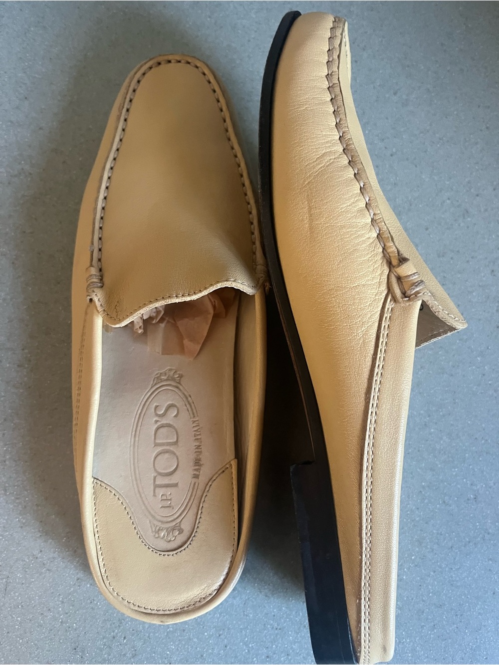TOD'S Beige light cream Leather Slip-On Loafers Sz 8.5 - Picture 2 of 10